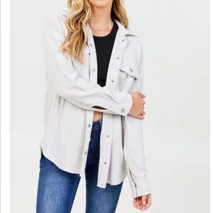 LIGHT GREY RIBBED SHACKET